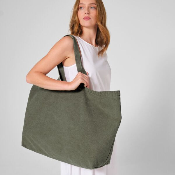 Garment-dyed oversized tote bag Thumbnail